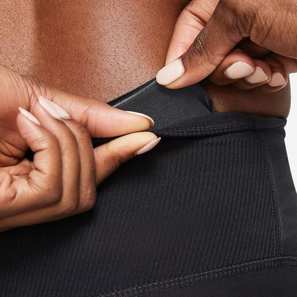 NWT Nike Sculpt High-Waisted Cropped Training Leggings - Picture 5 of 5